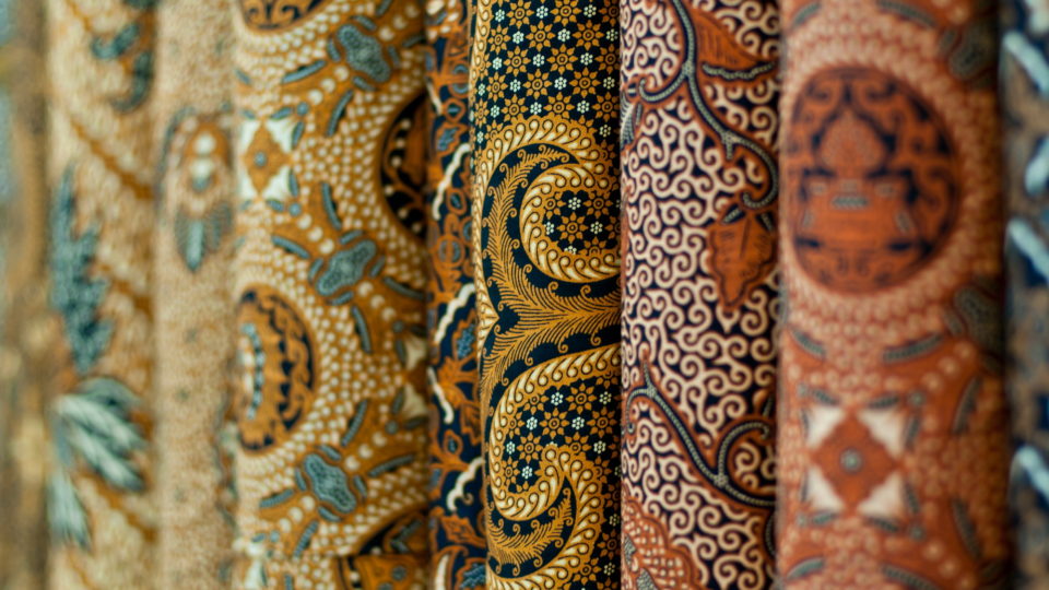 cuci batik laundry batik surabaya perawatan batik sutra surabaya