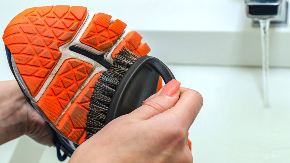 cuci sepatu laundry shoes laundry sepatu surabaya